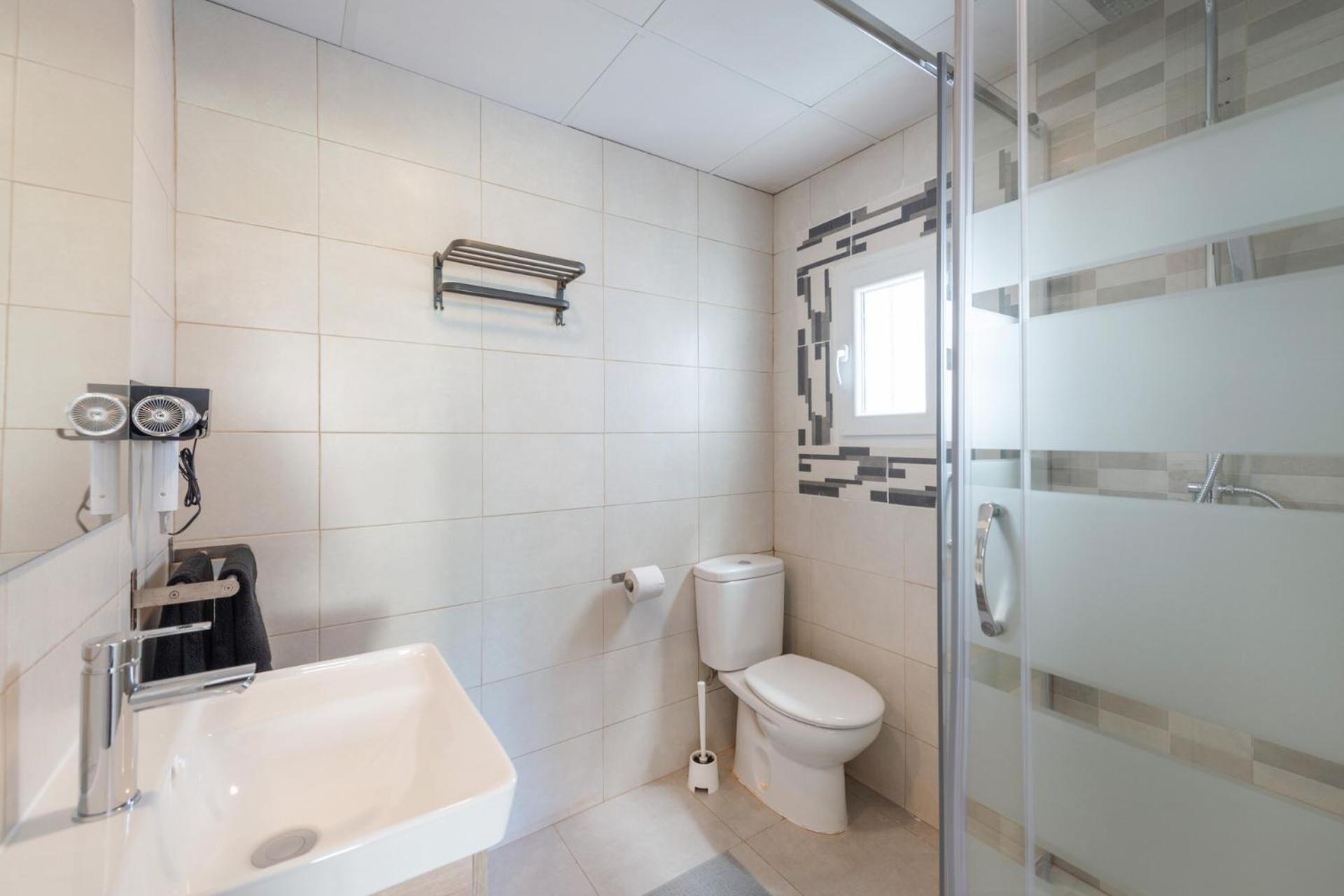 Beetroot, Jedes Zimmer Verfuegt Ueber Smart Tv , Eigenes Bad Mit Regendusche Und Balkon 루크마호르 외부 사진