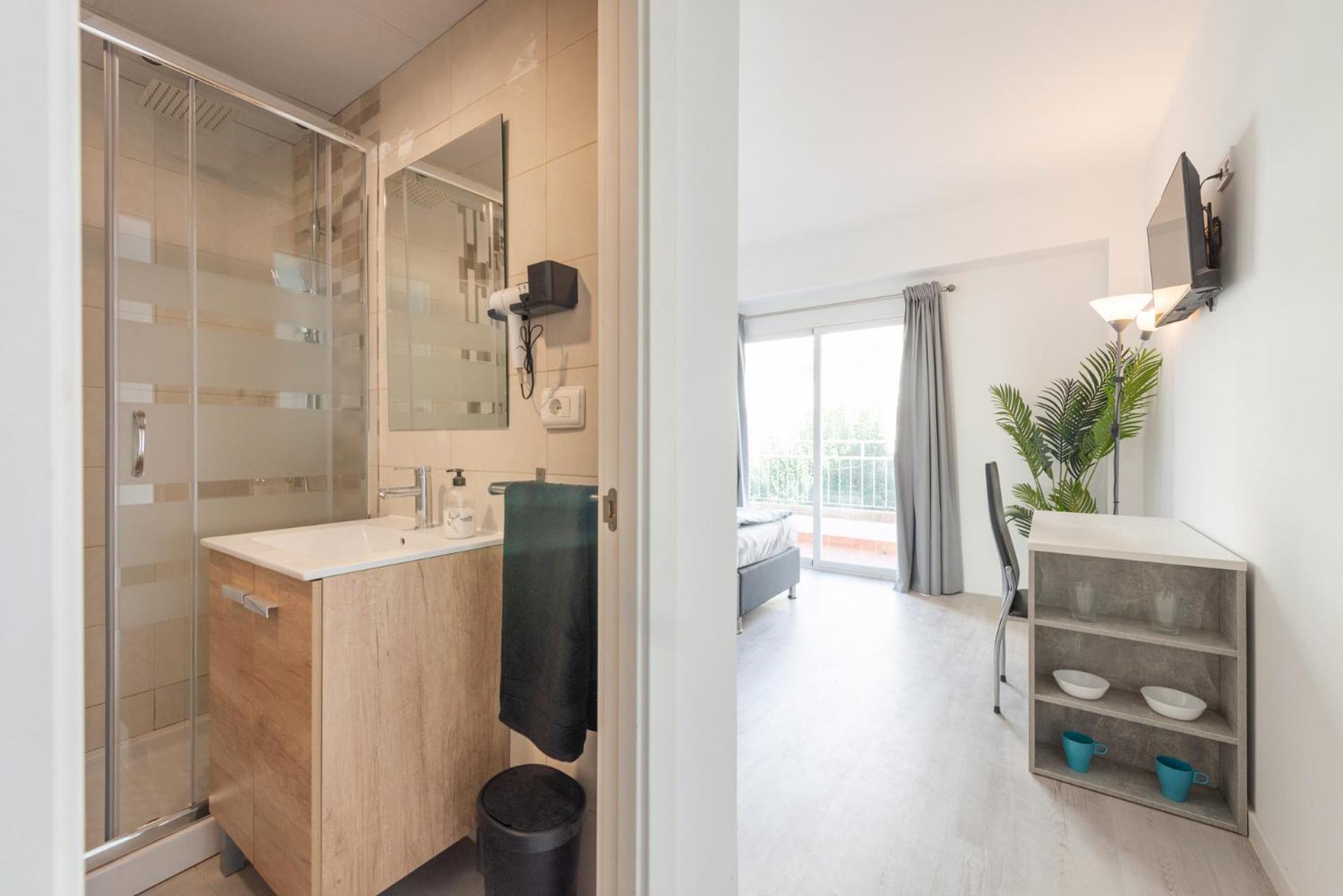 Beetroot, Jedes Zimmer Verfuegt Ueber Smart Tv , Eigenes Bad Mit Regendusche Und Balkon 루크마호르 외부 사진